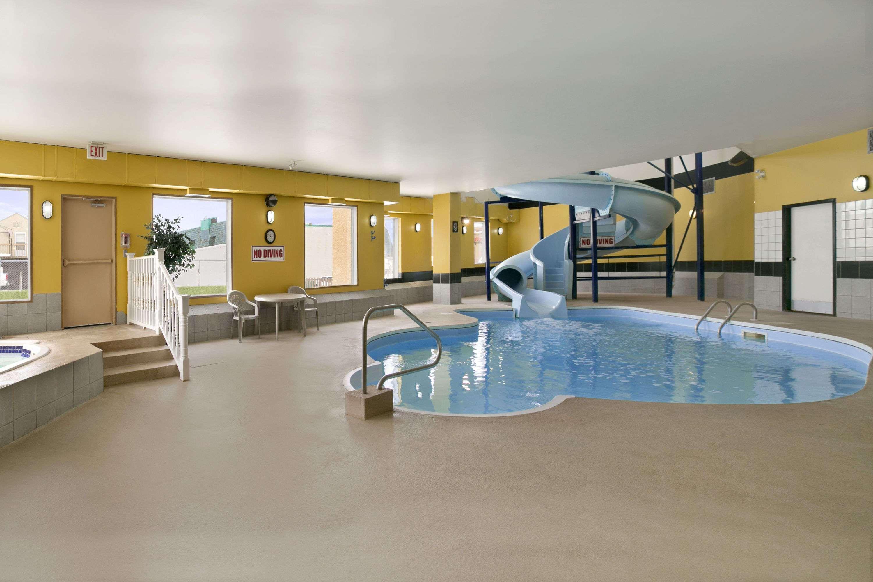 Days Inn By Wyndham Prince Albert Exterior photo